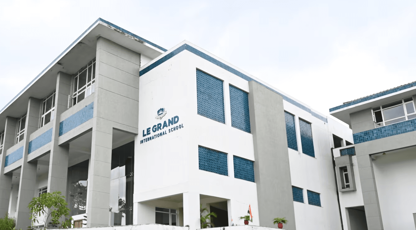 Le Grand International School