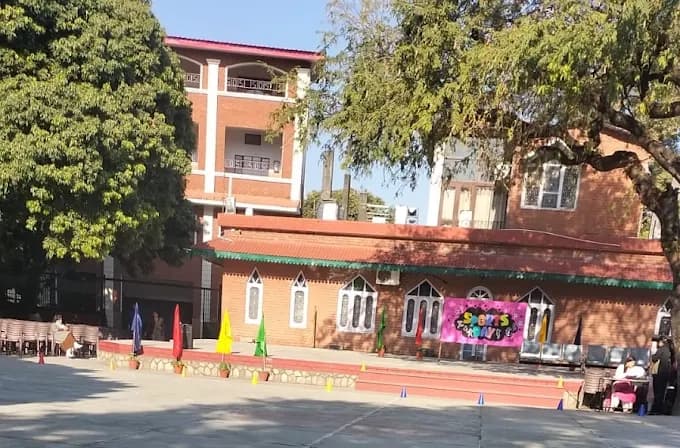 Seven Oaks School campus 1