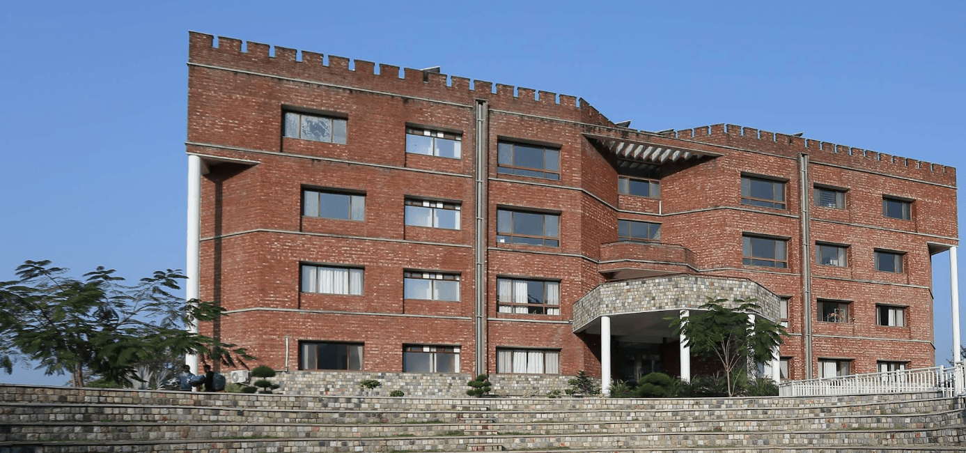 The Oberai School Of Integrated Studies facility 1